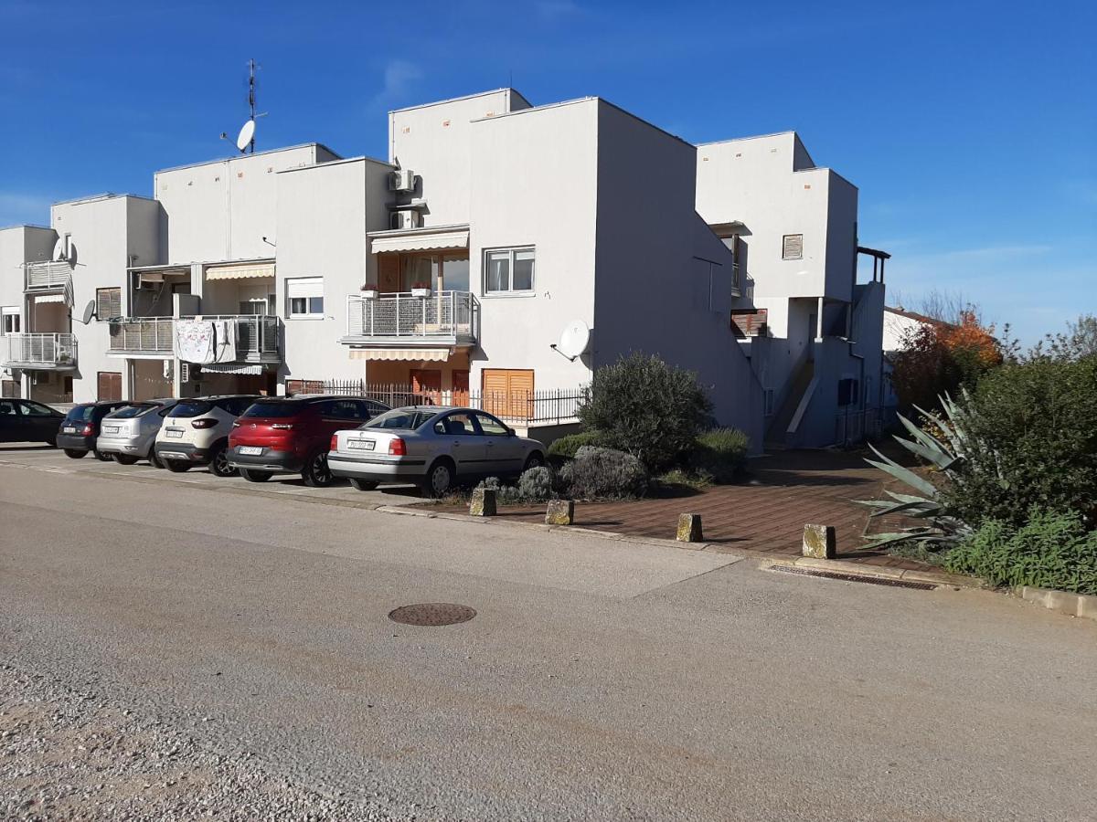 Medo Apartment Novigrad  Bagian luar foto